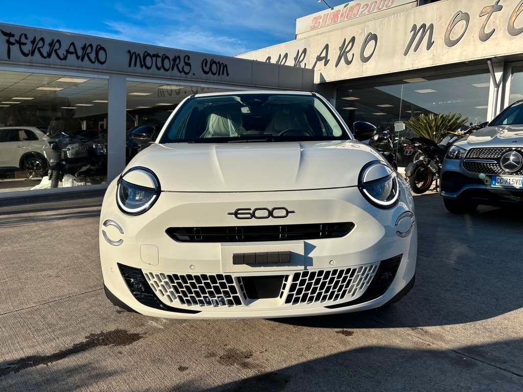 Fiat 600 Hybrid 110 CV DCT MHEV La Prima 2025 KM 0 IVA ESPOSTA Tua a solo 249 Euro al mese