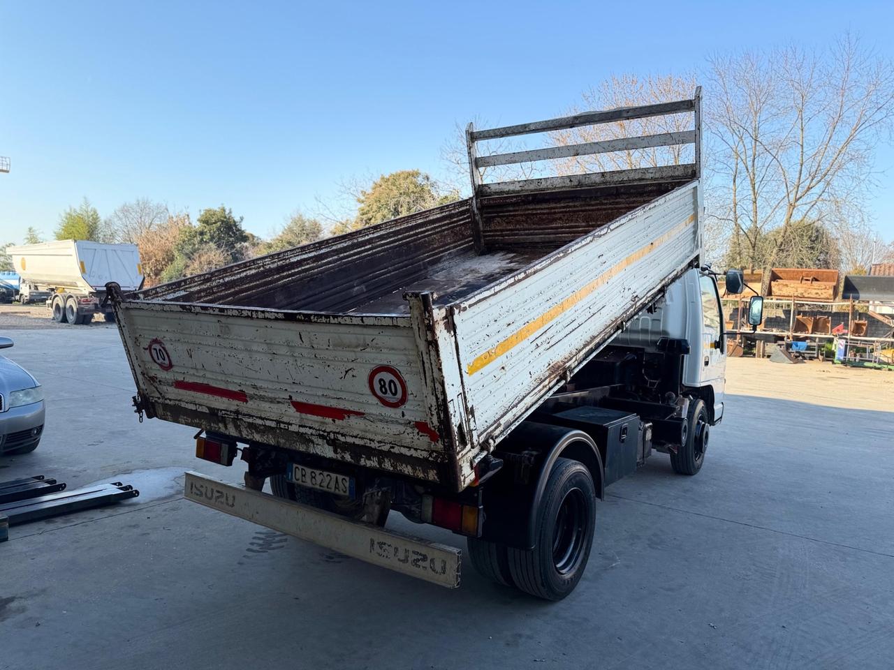 Autocarro ISUZU Q75.3 RIBALTABILE