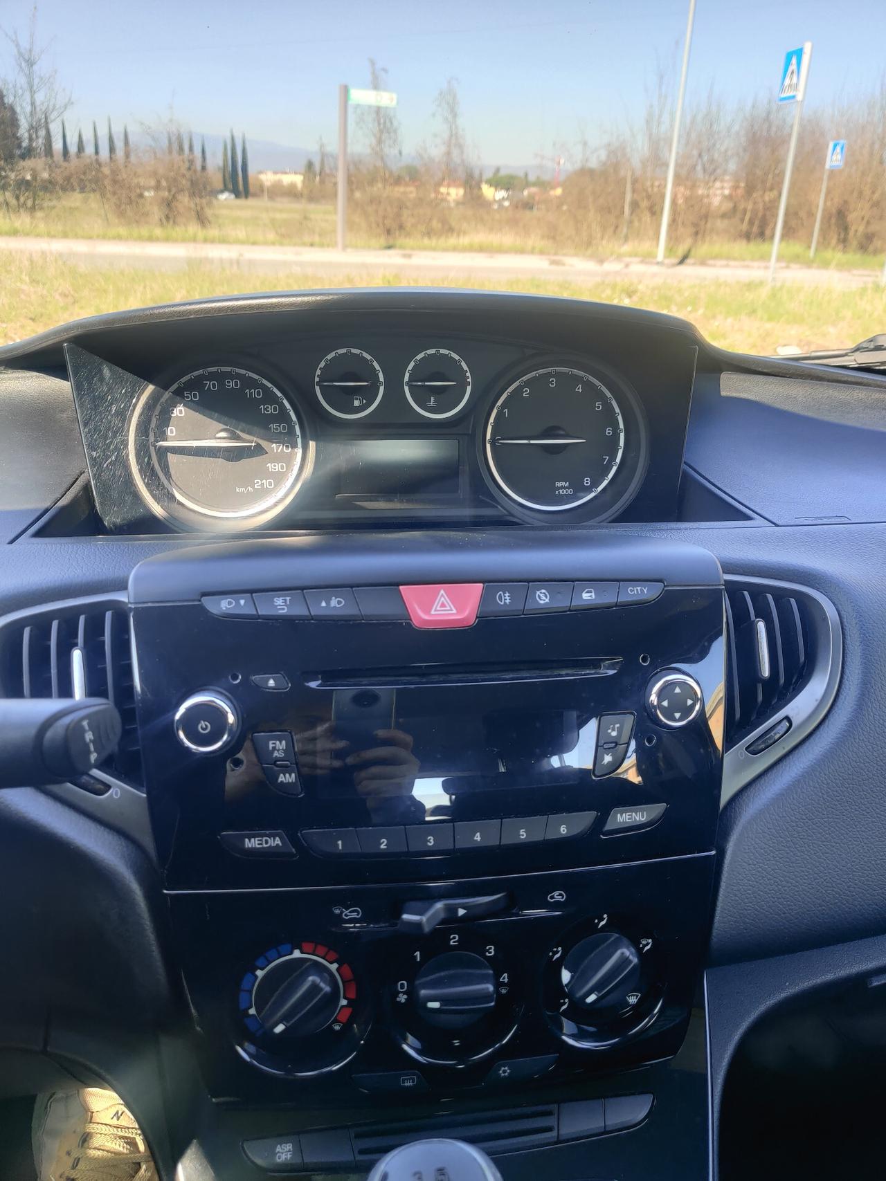 Lancia Ypsilon 1.2 69 CV 5 porte