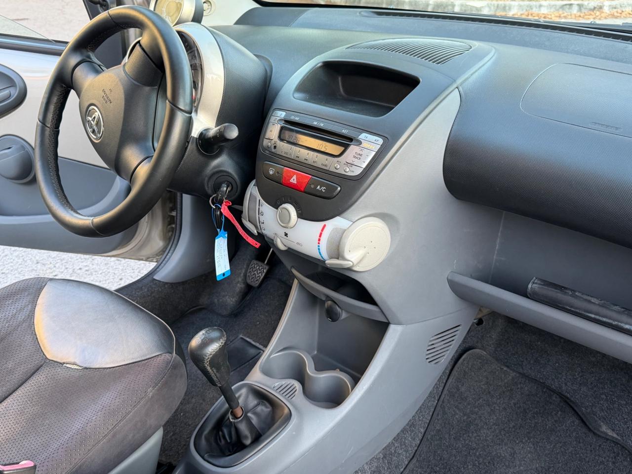 Toyota Aygo 1.0 12V VVT-i 5 porte Sol
