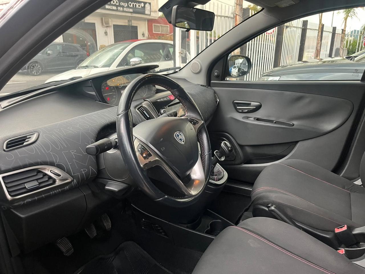 Lancia Ypsilon 1.2 Benzina 2014 120.000Km