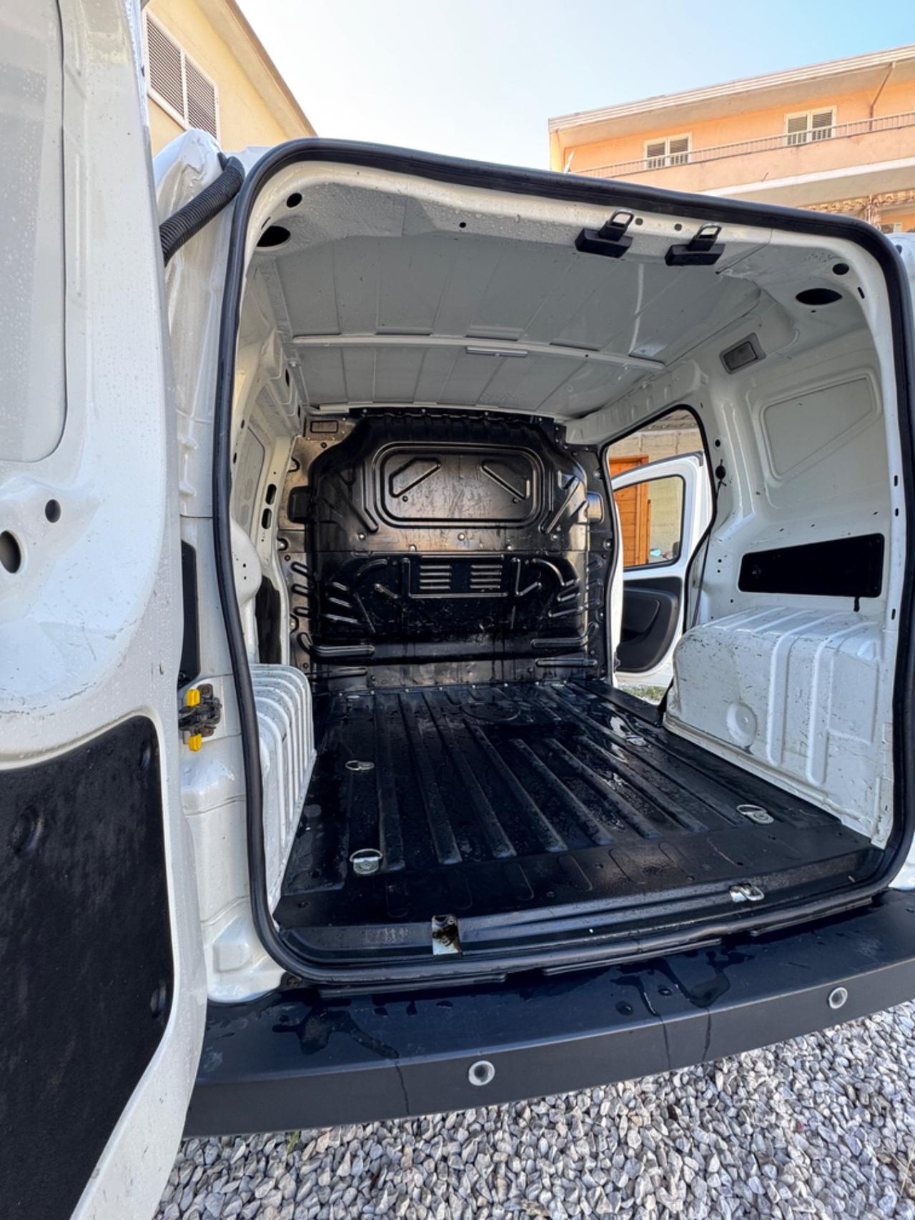 Fiat Fiorino 1.3 MJT 95CV Cargo SX