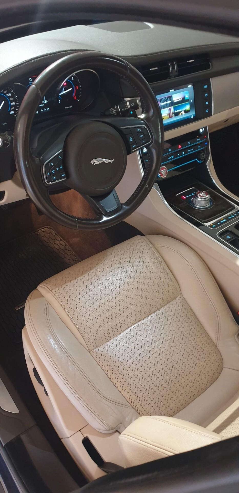 Jaguar XF 2.0 D 180 CV aut. Prestige