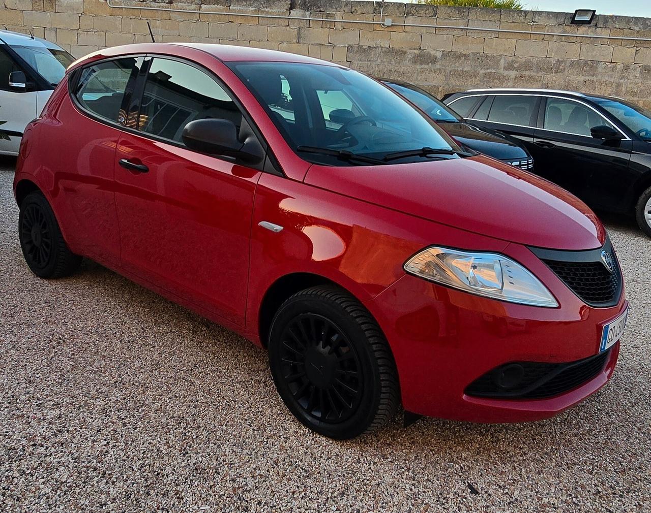 Lancia Ypsilon 1.2 69 CV 5 porte S&S Platinum