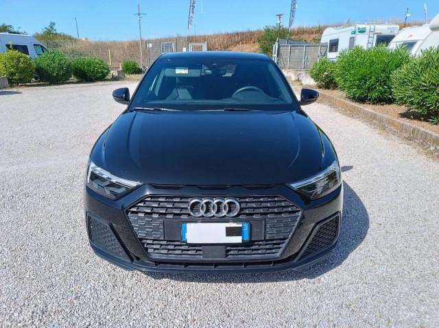 Audi A1 35 1.5 tfsi Identity Black s-tronic