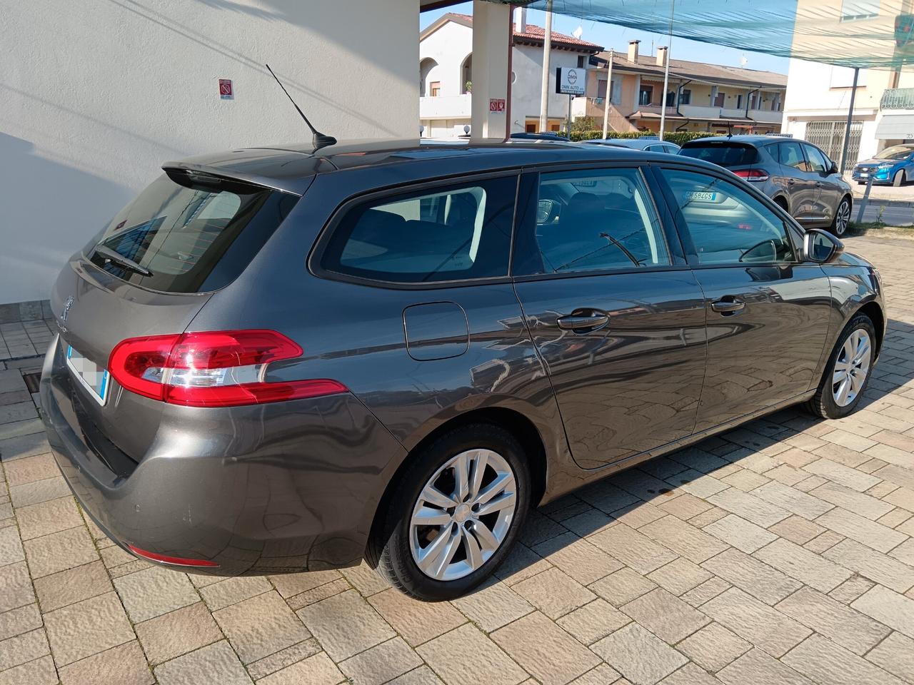 Peugeot 308 BlueHDi 130 S&S EAT8 SW