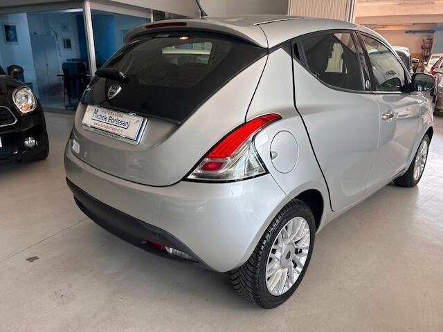 Lancia Ypsilon 1.2 69 CV 5 porte GPL Ecochic Silver