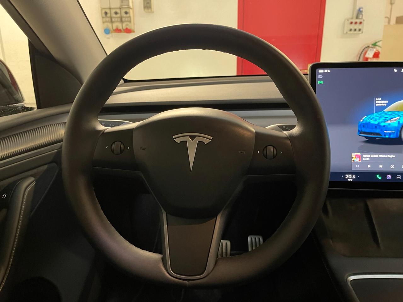 Tesla Model Y Performance Dual Motor awd-LEGGI SOTTO