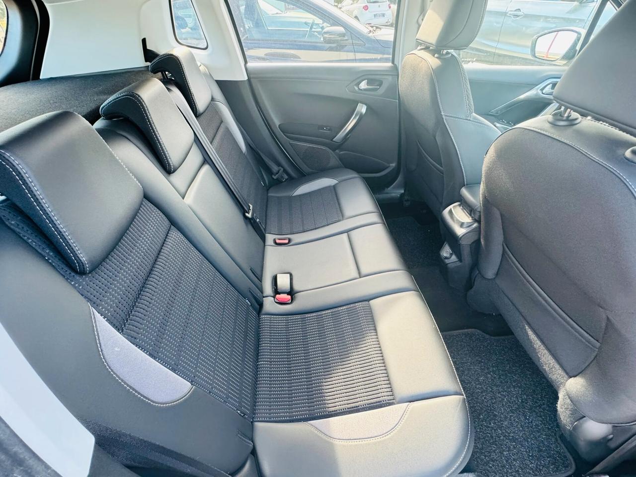 Peugeot 2008 BlueHDi 100 S&S