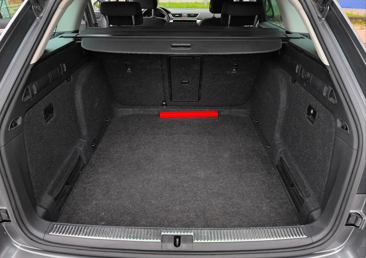 Skoda Superb 2.0 TDI EVO 150 CV SCR DSG Wagon Executive