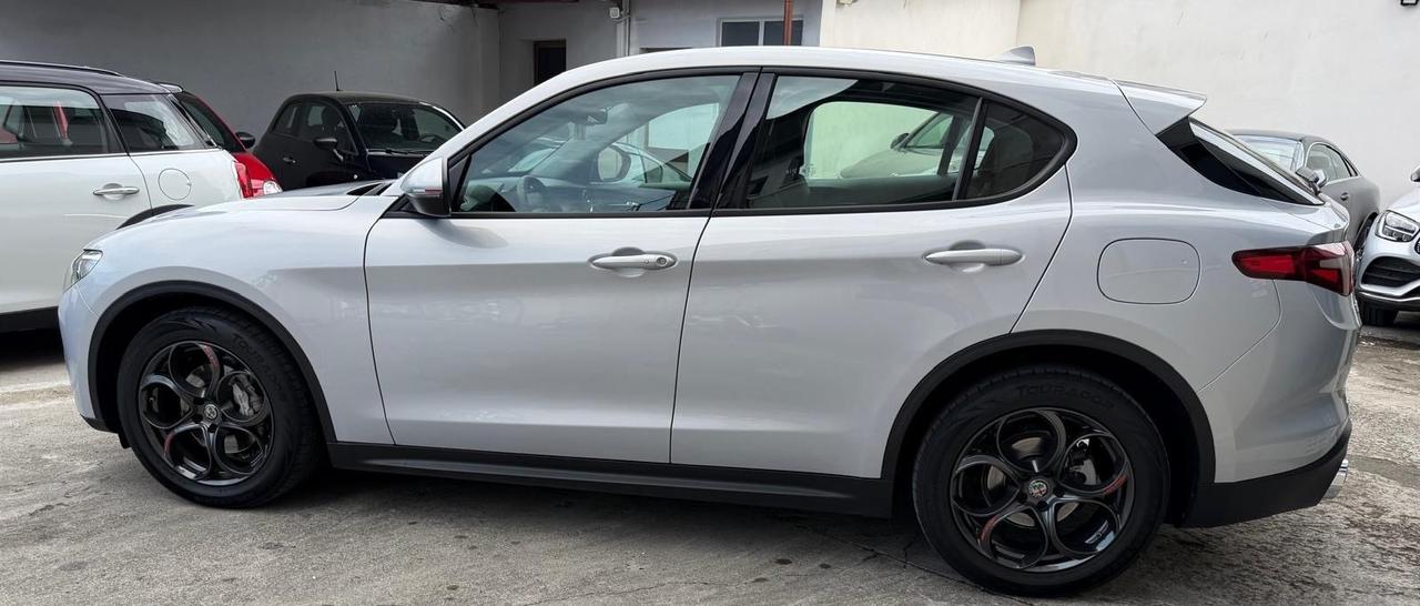 Alfa Romeo Stelvio 2.2 Turbodiesel 160 CV AT8 RWD Business