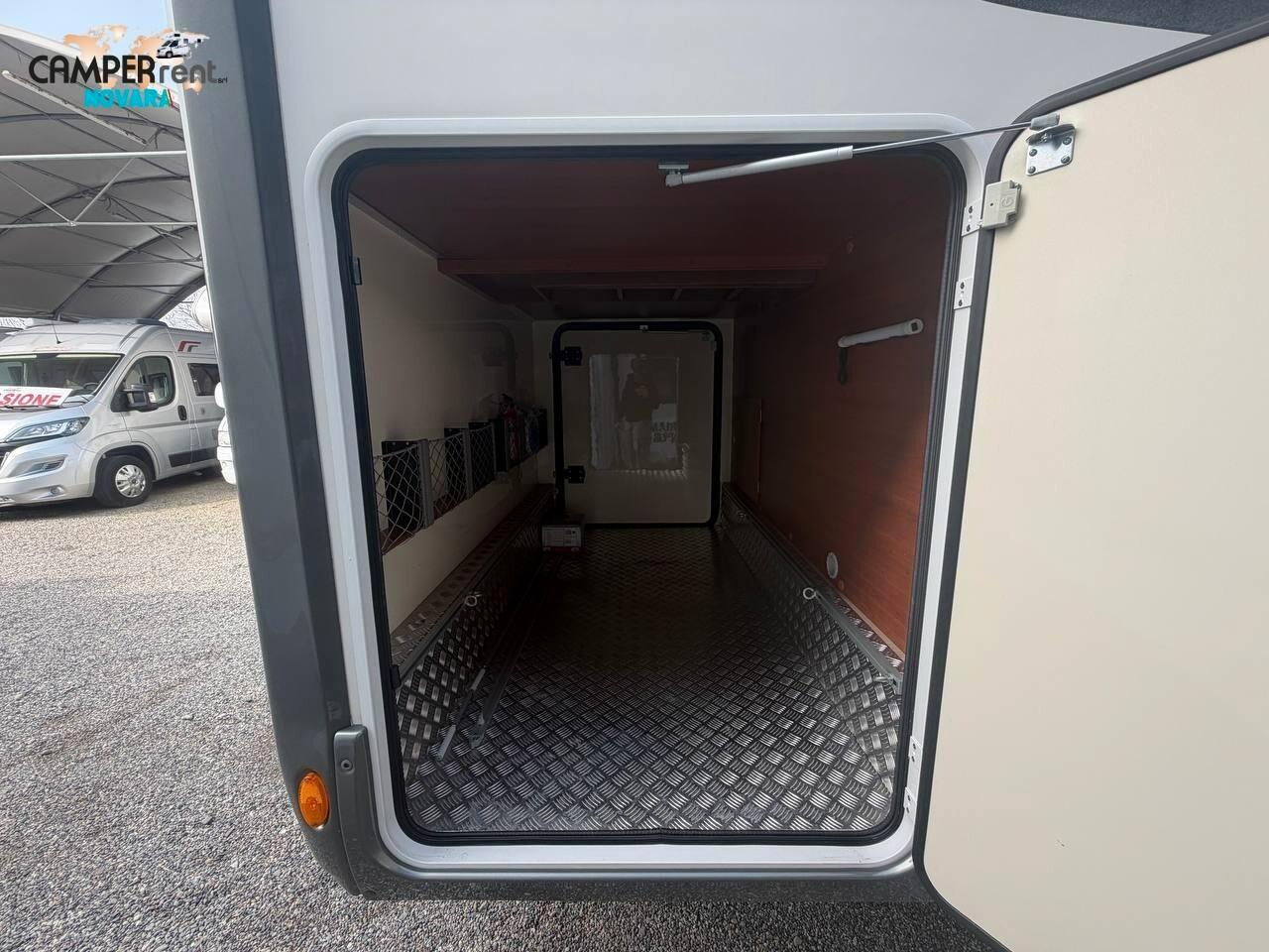 Mobilvetta K.YACHT 85 TEKNO LINE - LETTI GEMELLI IN CODA