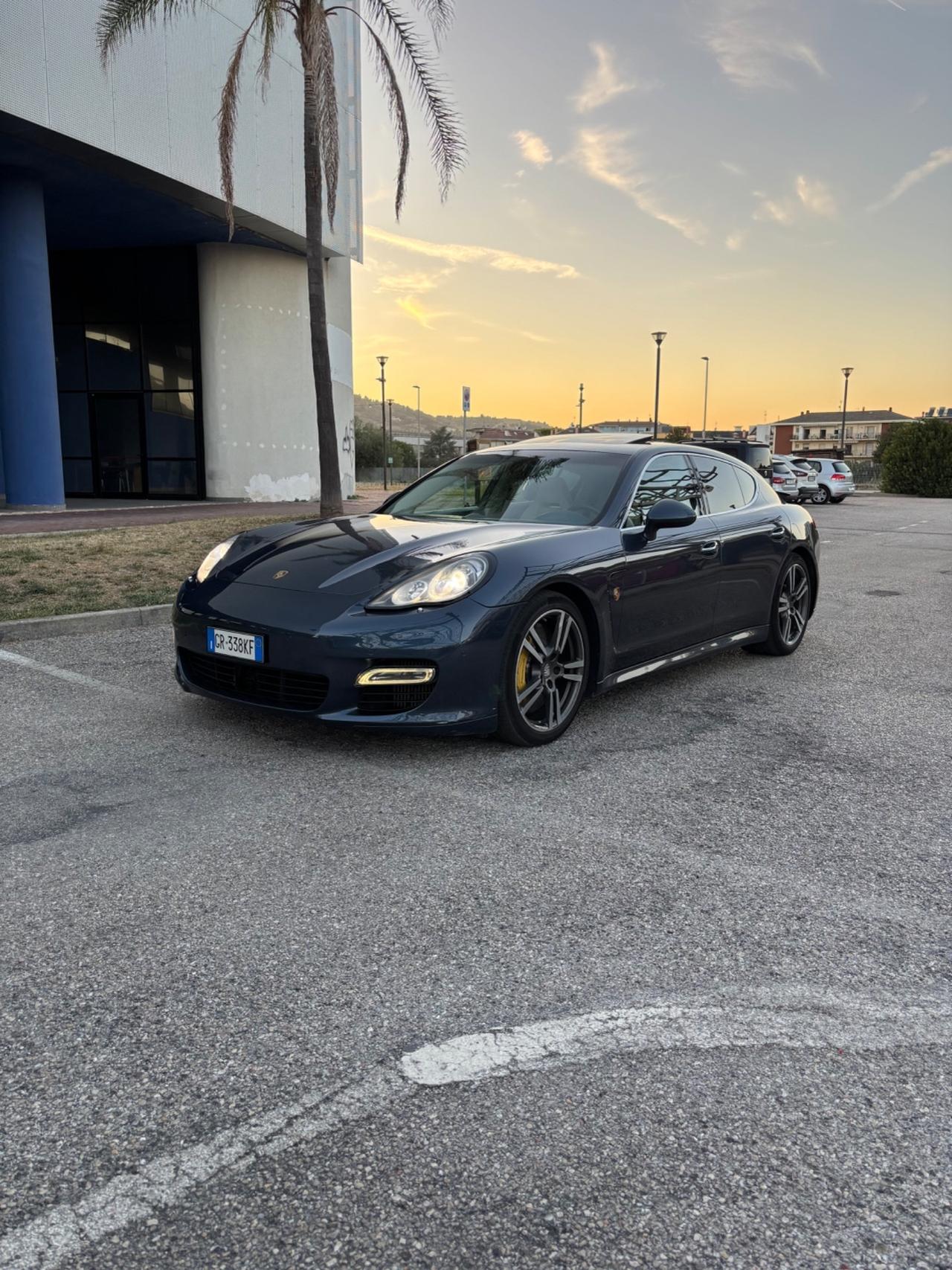 Porsche Panamera 4.8 TURBO S V8 500CV