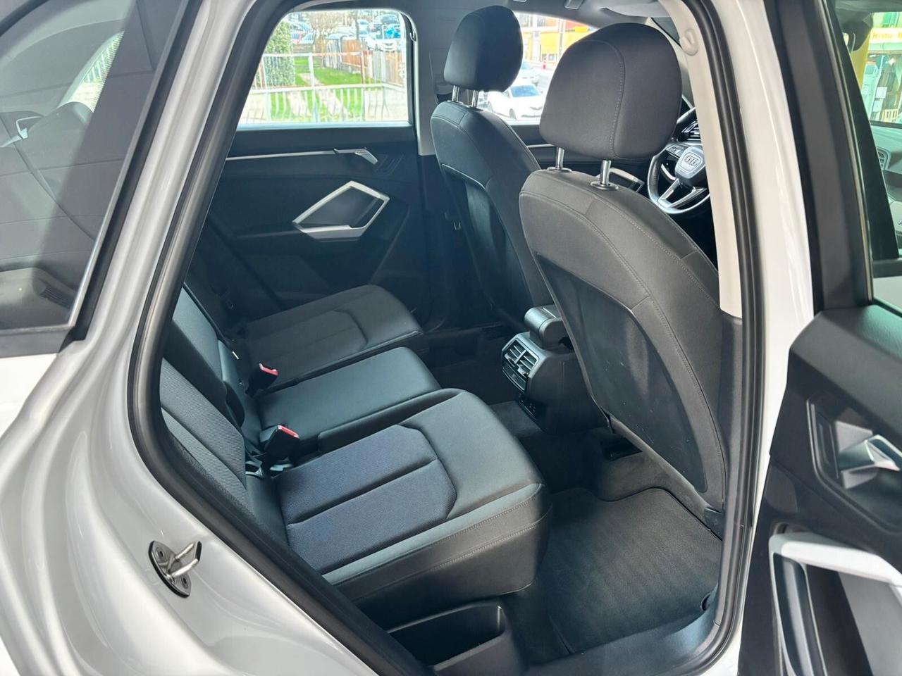 Audi Q3 40 TDI quattro S tronic Business Advanced