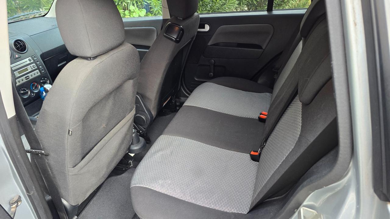 Ford Fusion 1.6 16V 5p. Leather