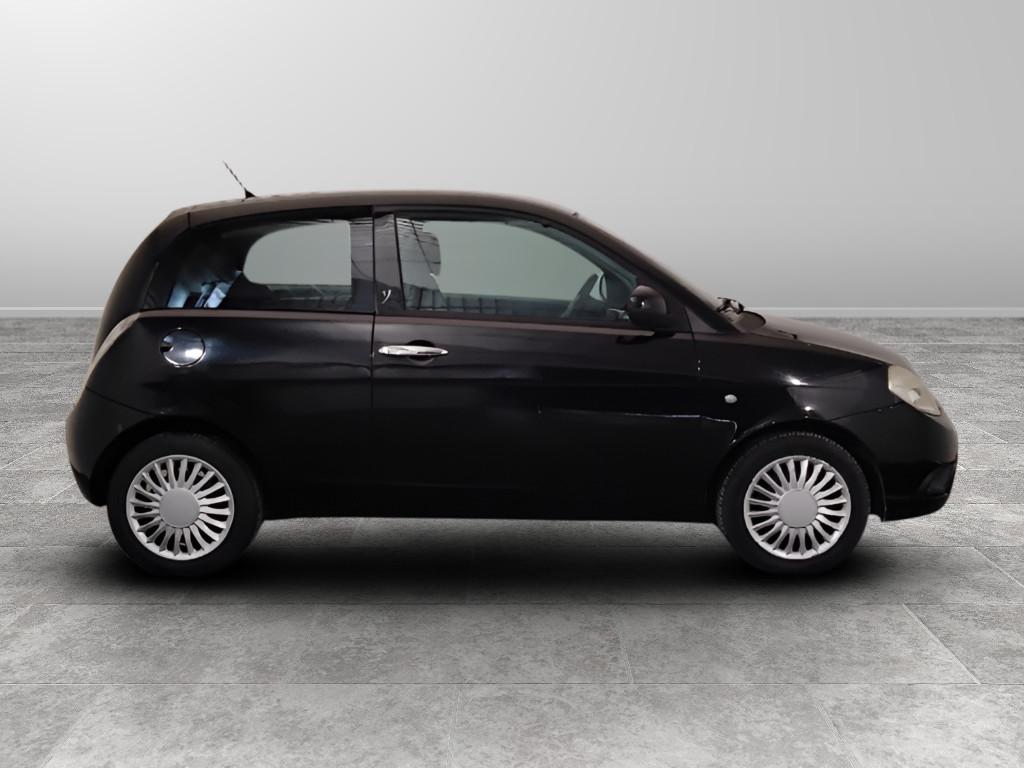 LANCIA Ypsilon II 2007 - Ypsilon 1.2 8v New Oro (oro)