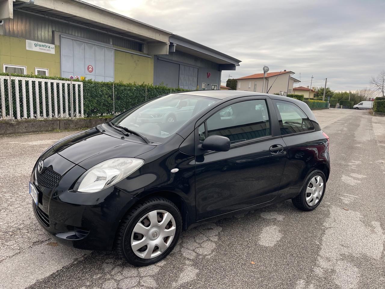 Toyota Yaris 1.0 3 porte