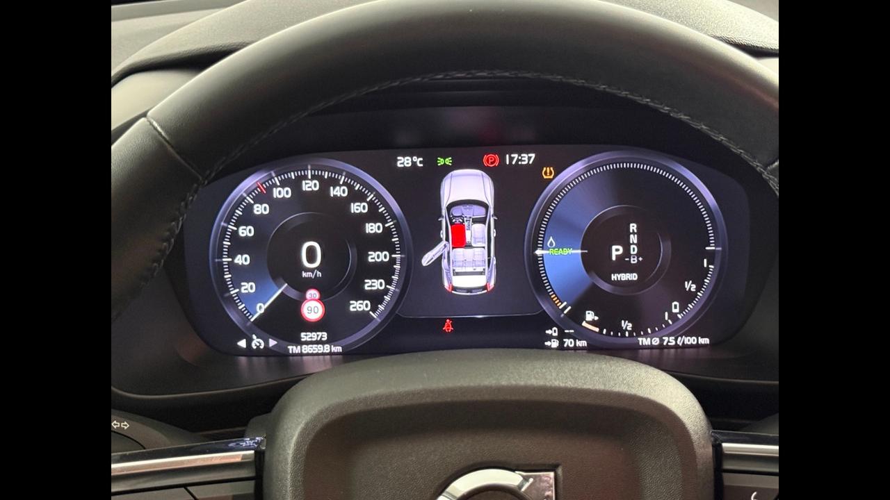 VOLVO XC40 2023 - XC40 1.5 t4 recharge phev Plus Dark auto