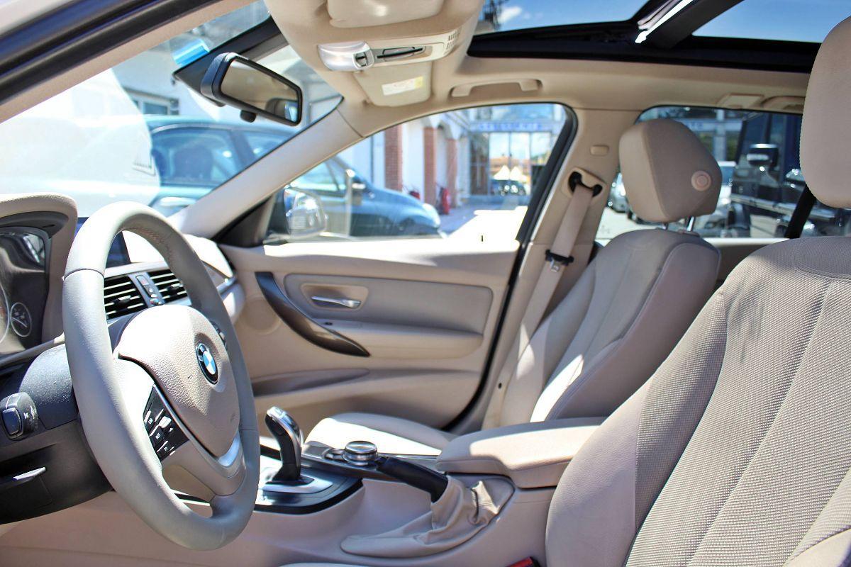BMW - Serie 3 Touring - 320d Modern