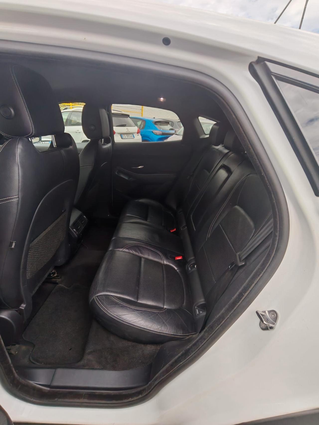 Jaguar E-Pace 2.0D 180 CV AWD R-Dynamic