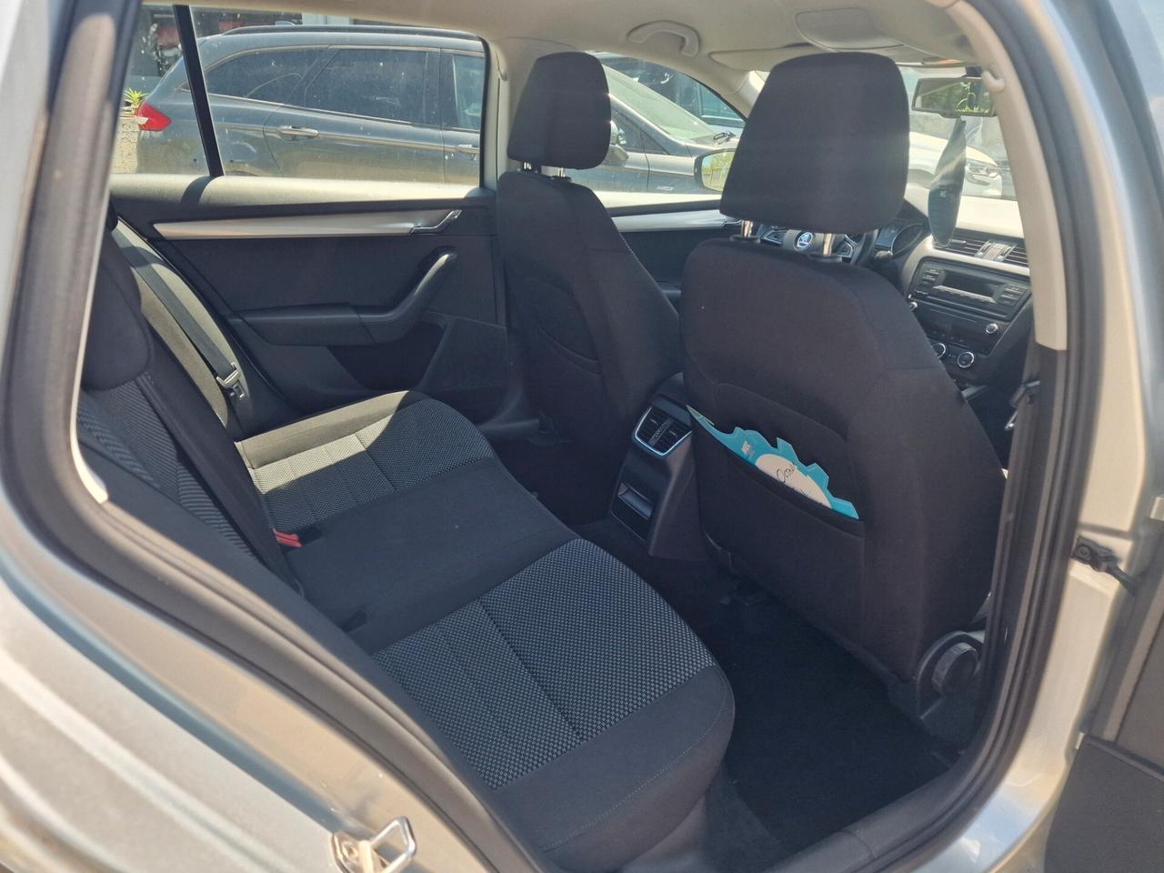 Skoda Octavia 1.6 TDI CR 105 CV Elegance