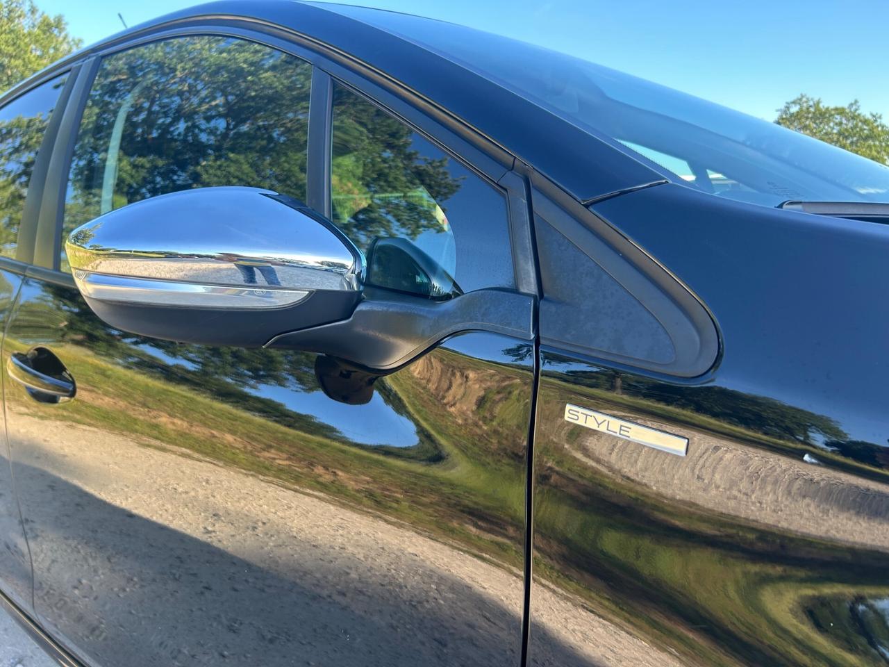 Peugeot 208 PureTech 82 5 porte Allure neopatentati permute