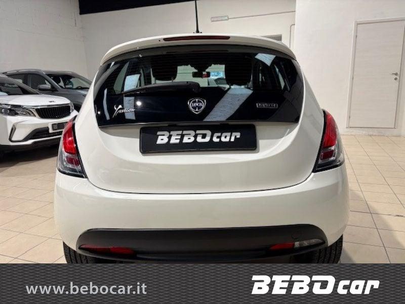 Lancia Ypsilon 1.0 FireFly 5 porte S&S Hybrid Silver