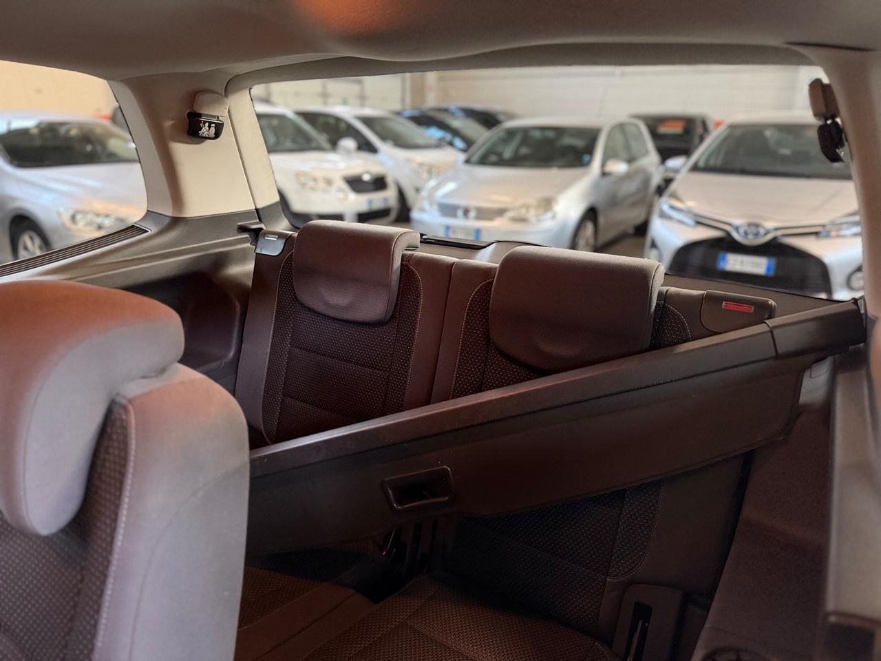 Volkswagen Touran 1.6 TDI Comfortline 7 POSTI NEOPATENTATI