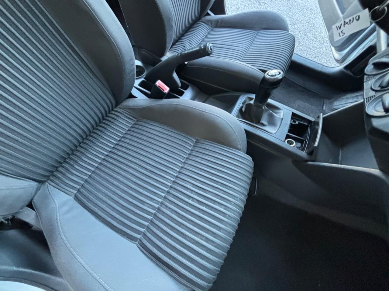 Volkswagen Polo 1.4/75CV 16V 5p. Sportline