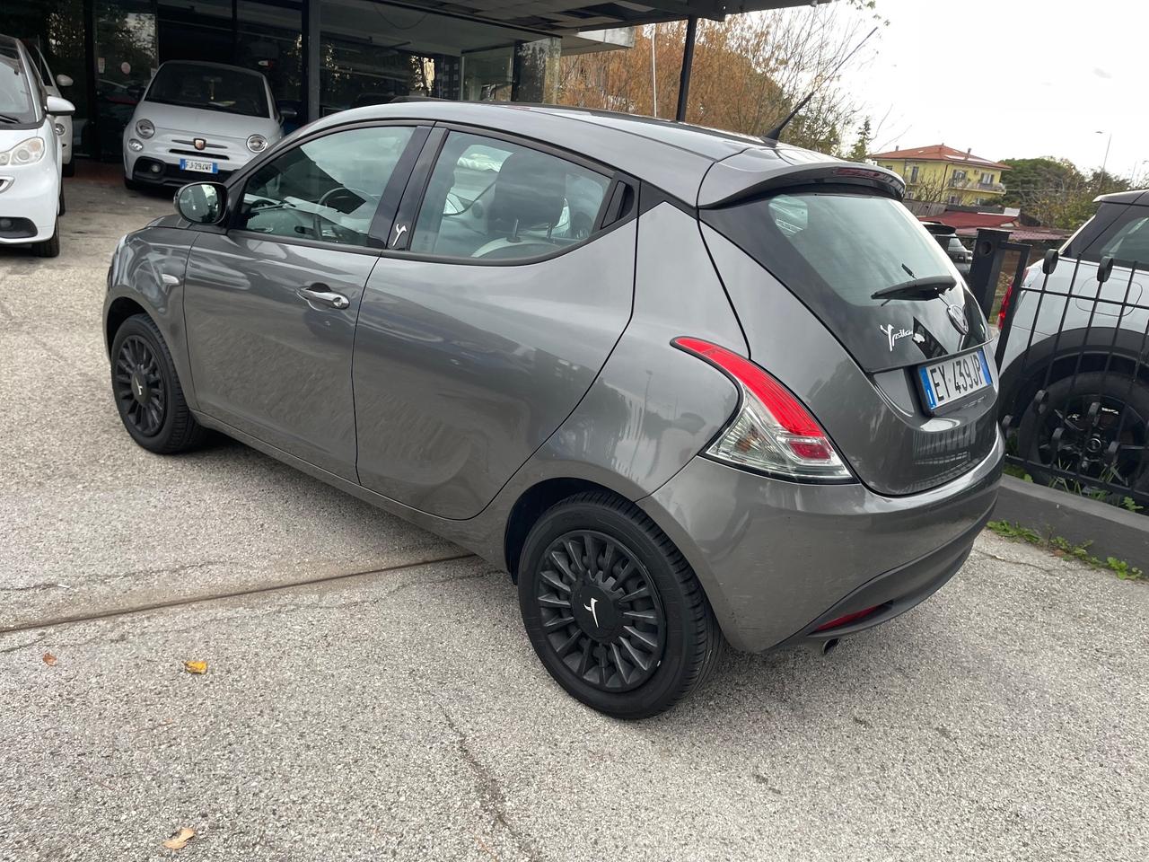 Lancia Ypsilon 1.2 69 CV 5 porte Gold