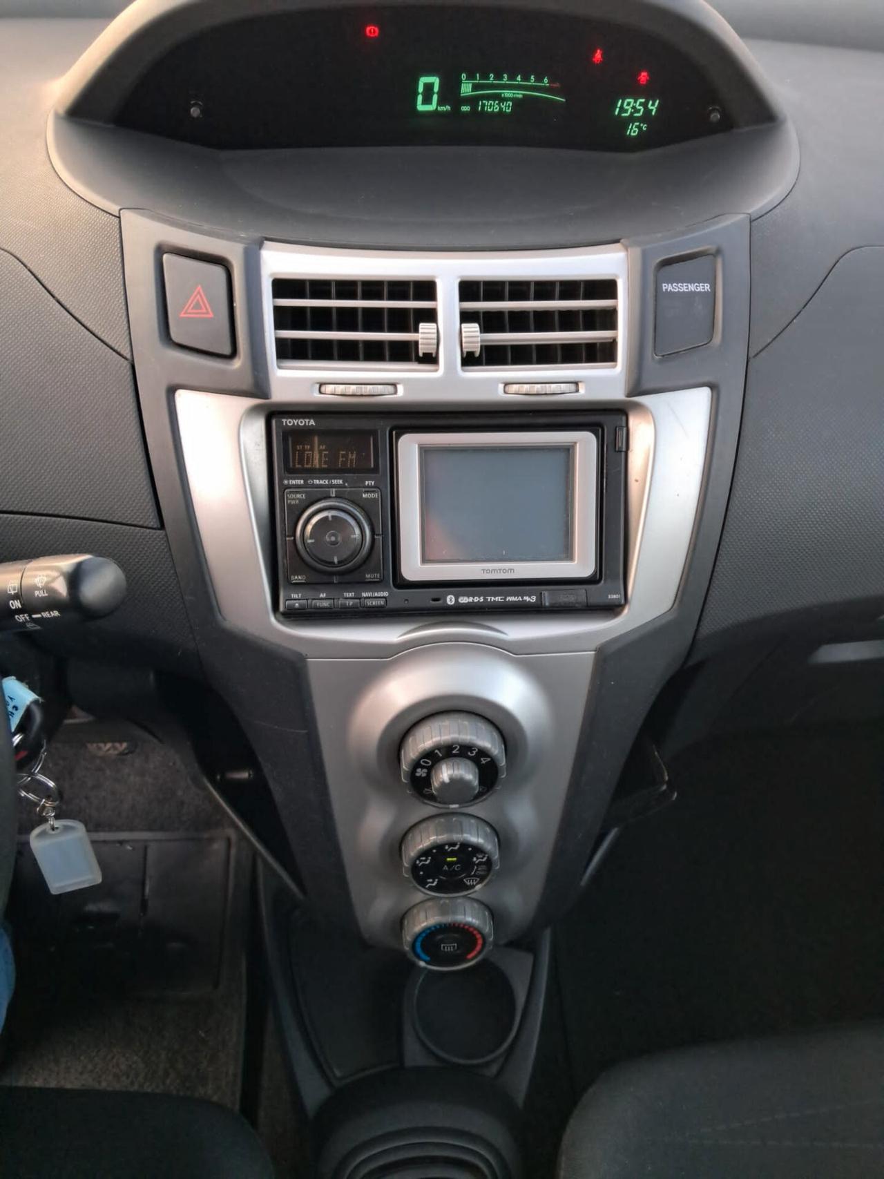 Toyota Yaris 1.3 5 porte Navi benzina neopatentati