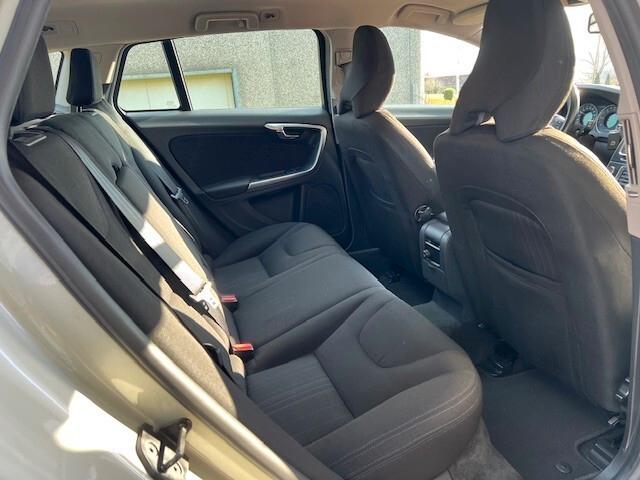 Volvo V60 I 2010 1.6 d2 (drive) Momentum