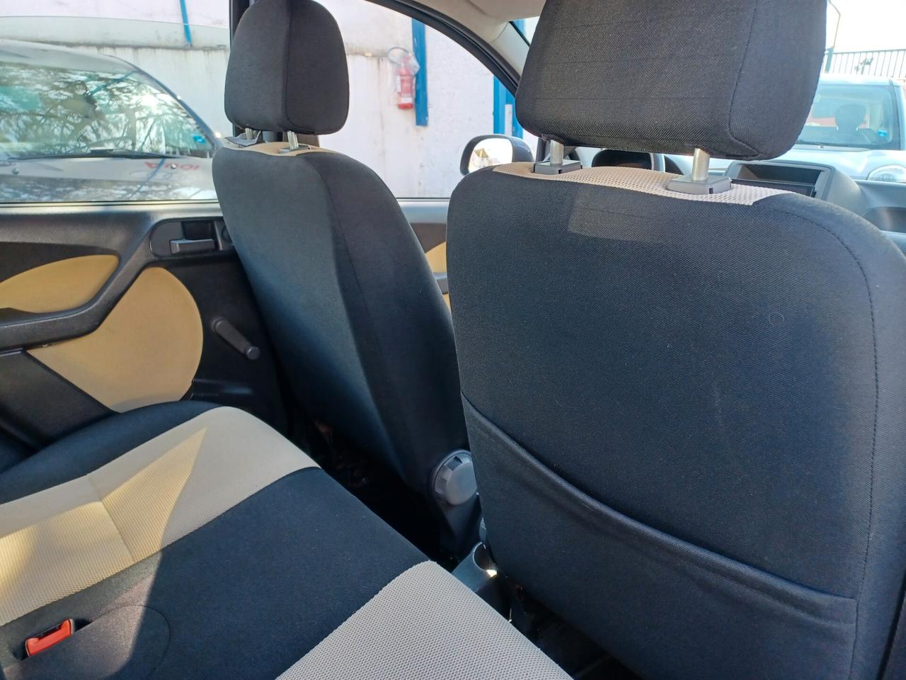 Fiat Panda 1.3 MJT 4x4 Cross CON ELD ANNO 2011