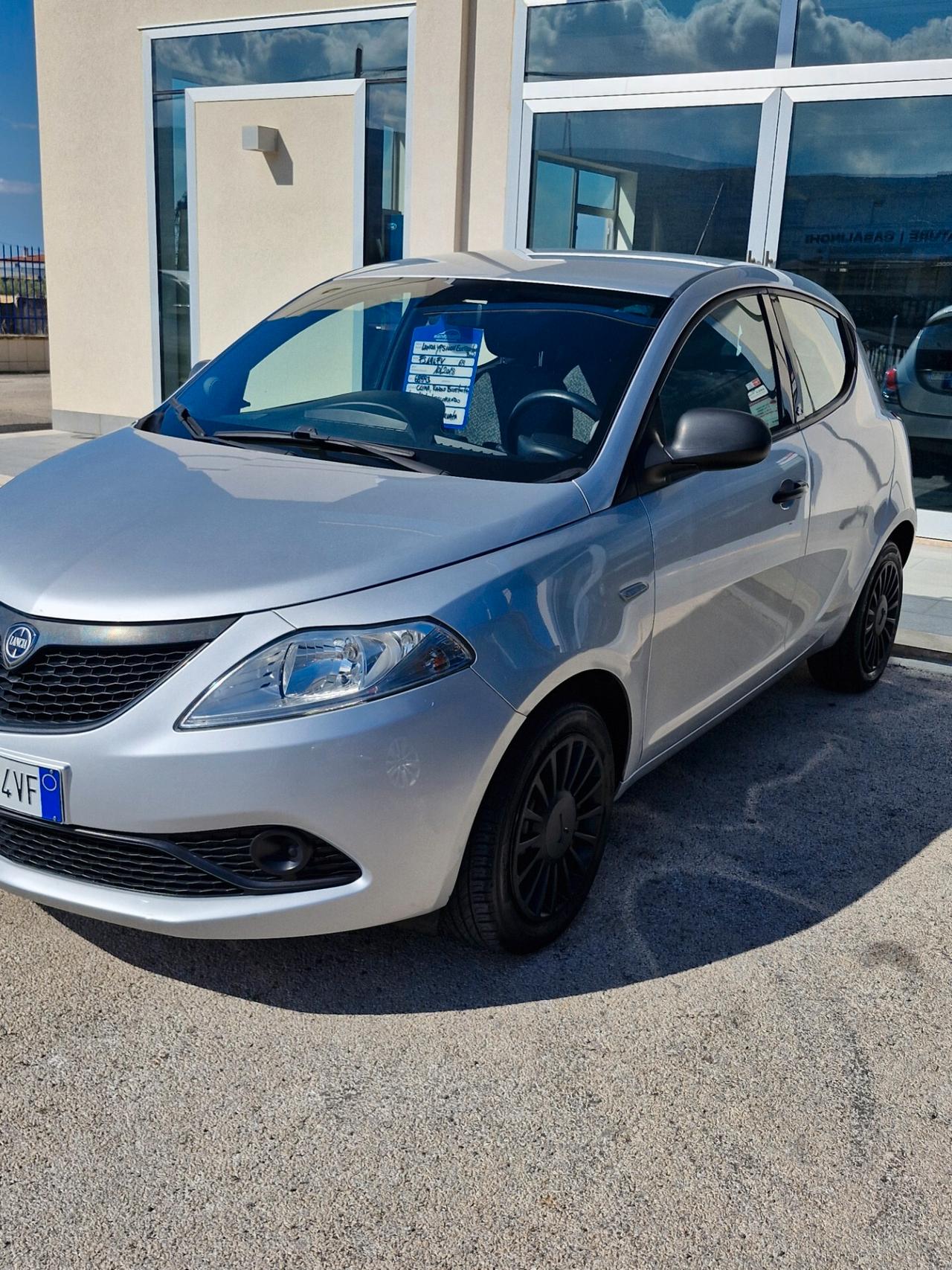 Lancia Ypsilon 1.2 69 CV 5 porte Elefantino Blu