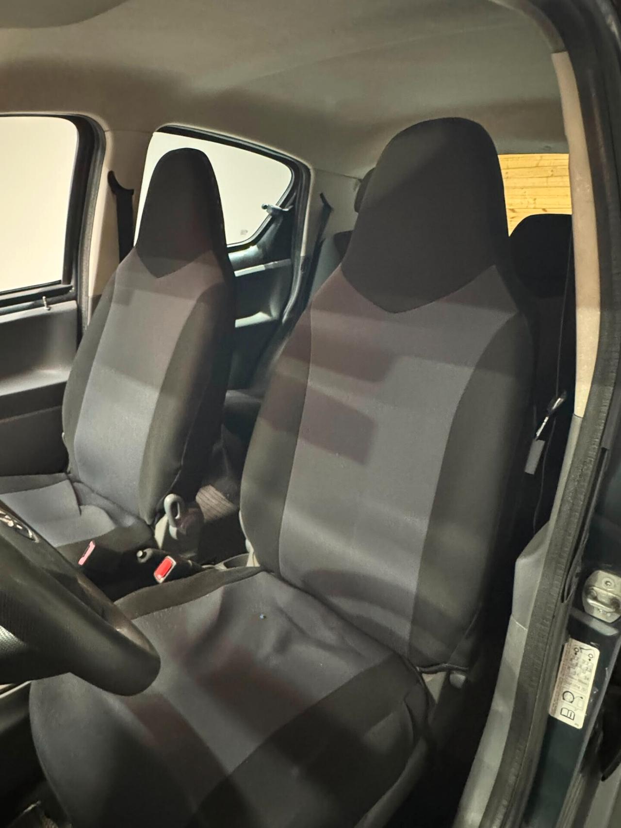 Toyota Aygo 1.0 12V VVT-i 5 porte Sol