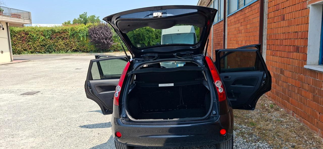 FIESTA 5 PORTE GHIA IDEALE PER NEOPATENTATI