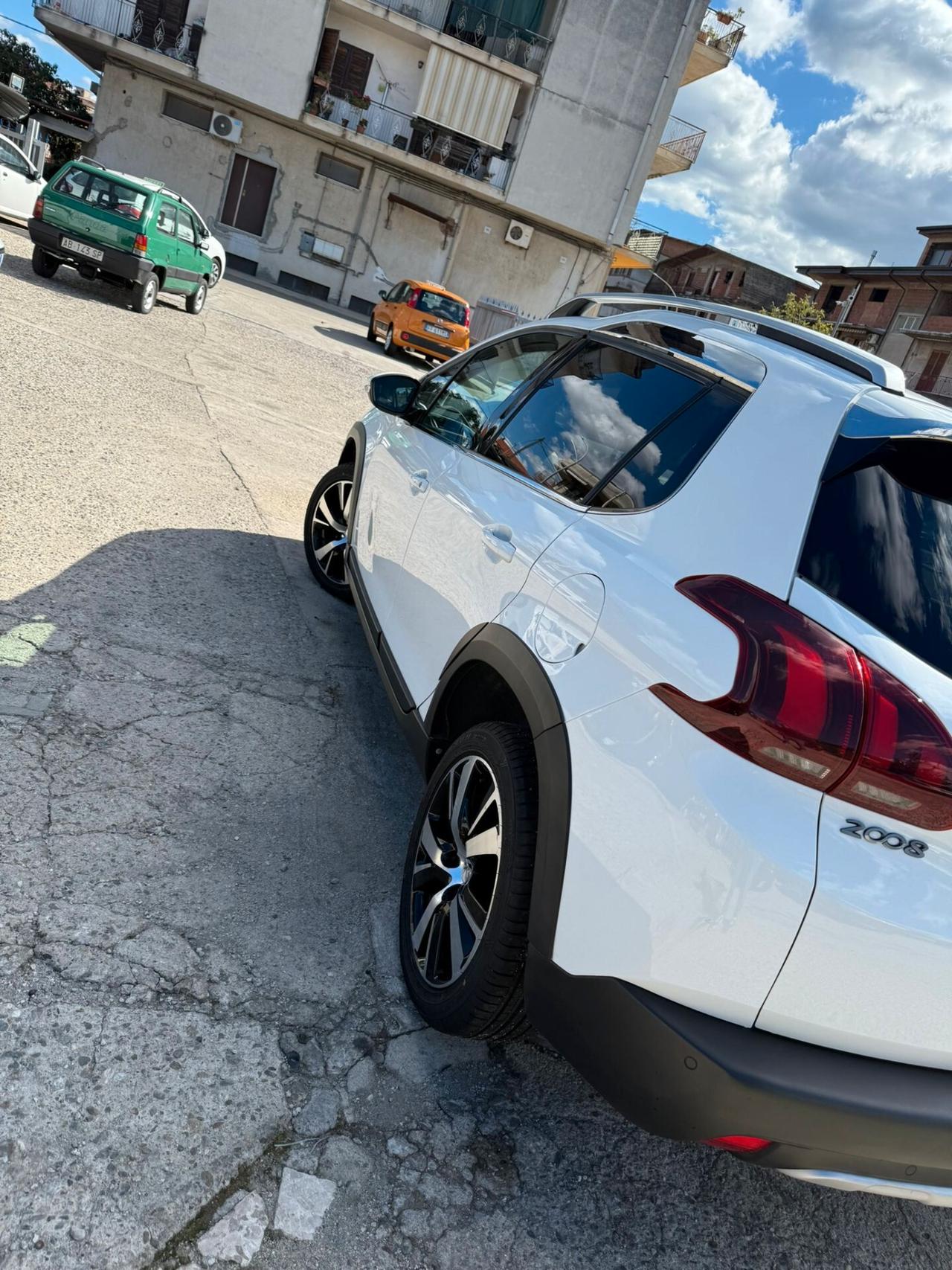 Peugeot 2008 BlueHDi 100 S&S Allure