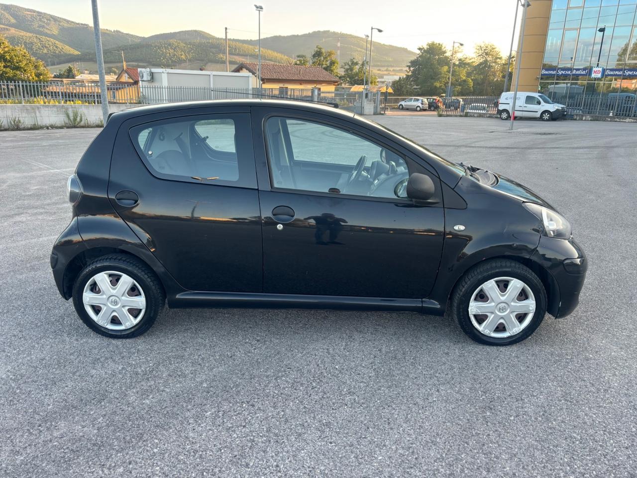 Toyota Aygo 1.0 12V VVT-i 5 porte Active Connect