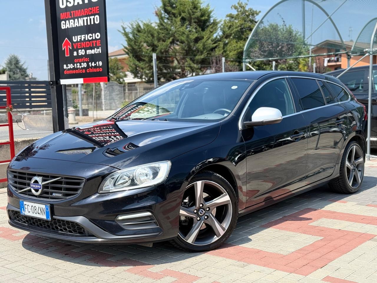 Volvo V60 D4 Geartronic R-design-181CV UNIC PROPRIETARIO
