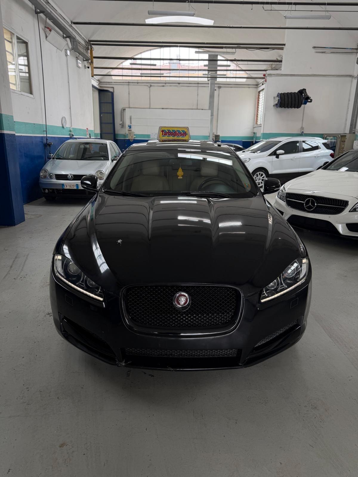 Jaguar XF 3.0 D V6 Premium Luxury