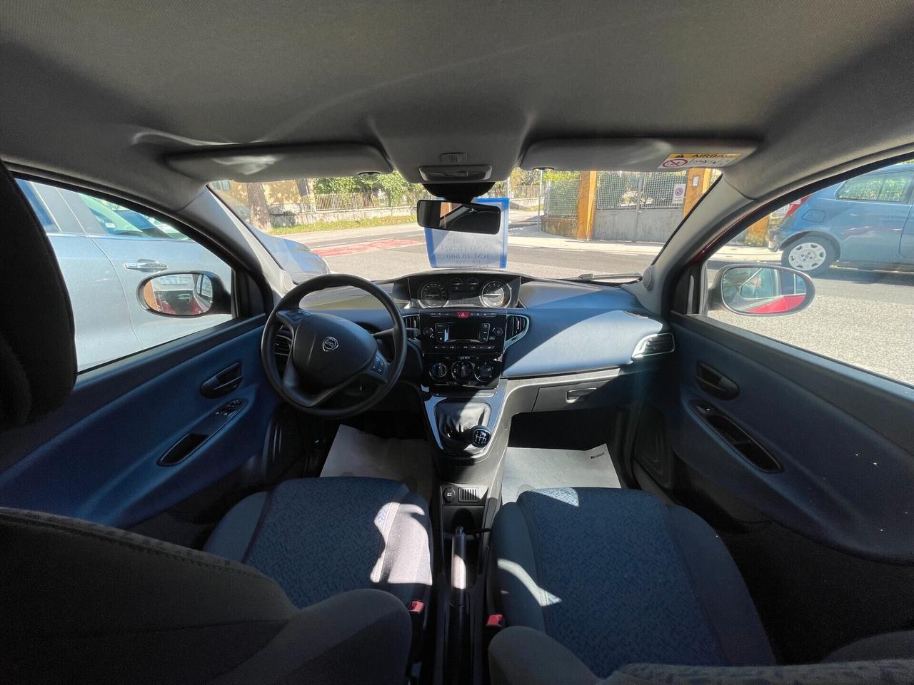 Lancia Ypsilon 1.0 FireFly 5 porte S&S Hybrid Oro