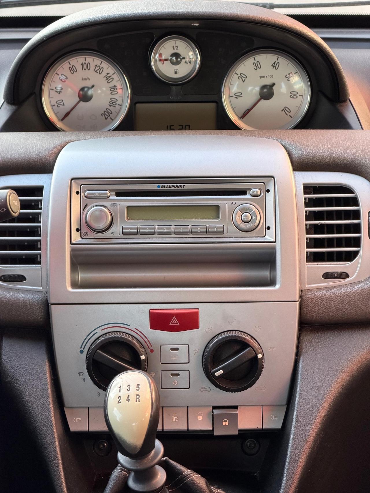 Lancia Ypsilon 1.4 Argento Ecochic GPL