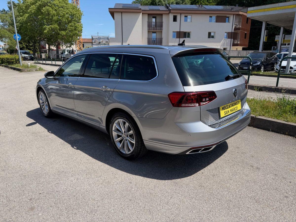 VOLKSWAGEN - Passat Variant - Passat Var. 1.6 TDI DSG Comfortline BMT