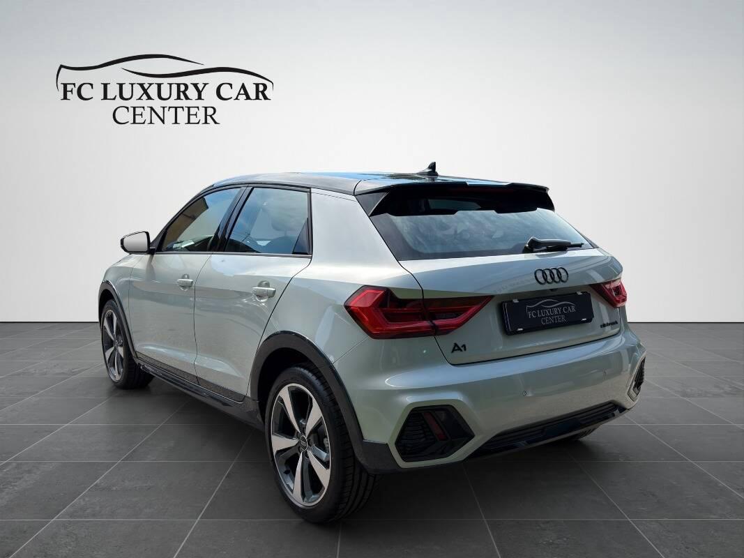 Audi A1 30 1.0 tfsi Identity Contrast 116cv s tronic
