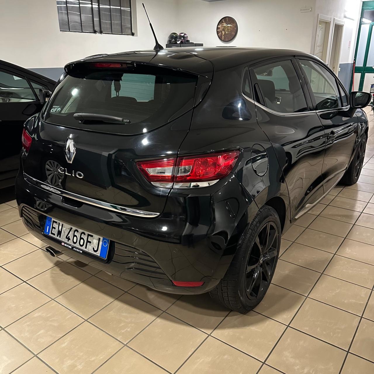 Renault Clio 1.2 75CV 5 porte Costume National
