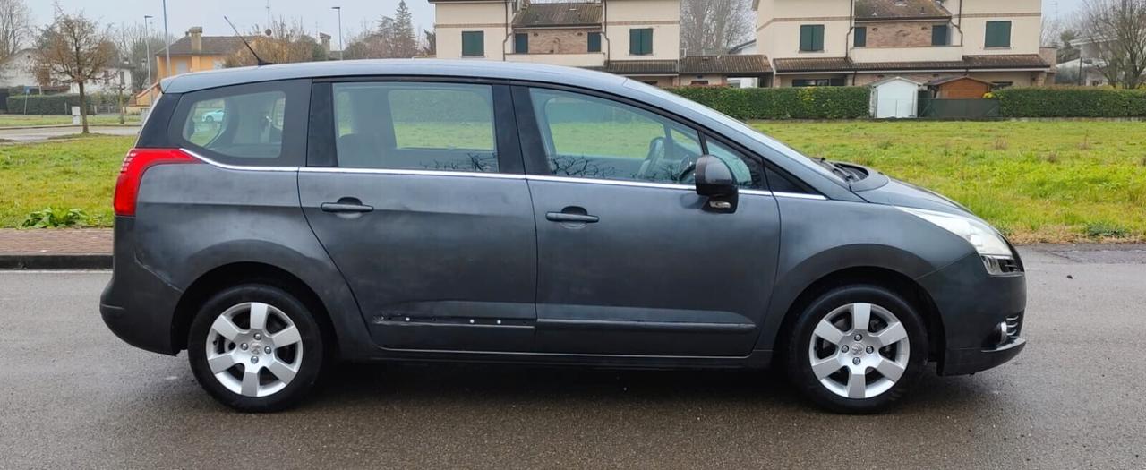 Peugeot 5008 1.6 HDi 110CV Business
