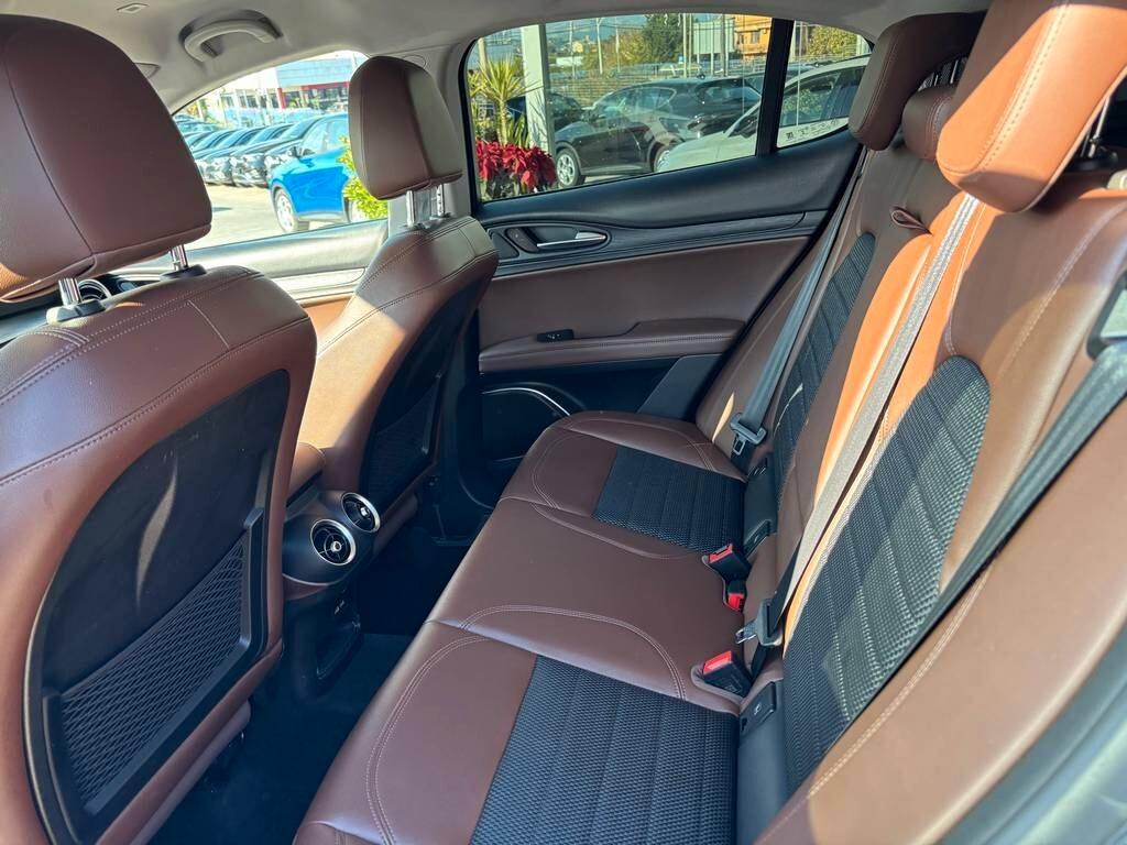 Alfa Romeo Stelvio 2.2 Turbodiesel 210 CV2018/176.00 KM Tua a soli 169 Euro al mese