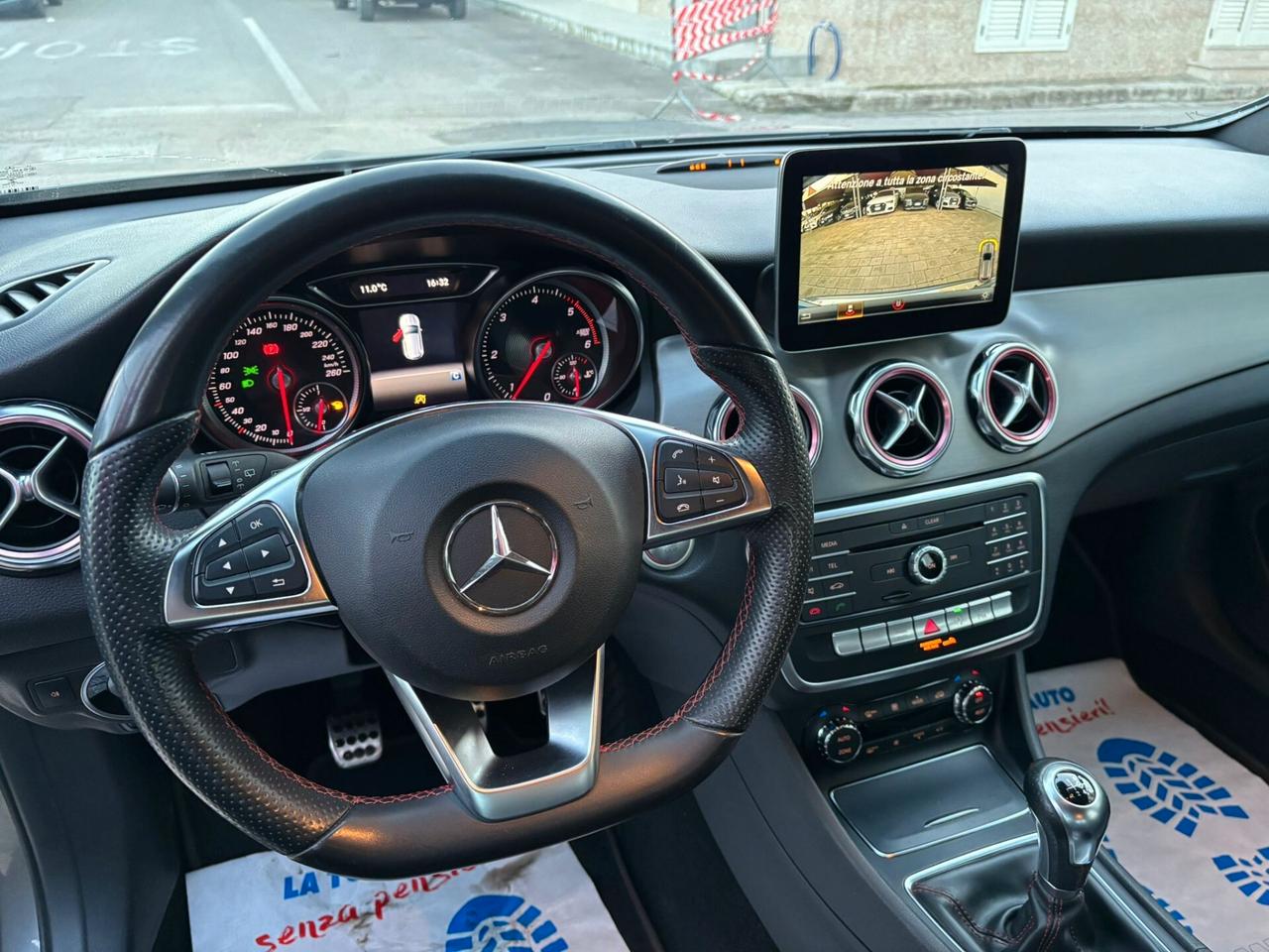 Mercedes-benz GLA 180 d Premium Amg - 2017