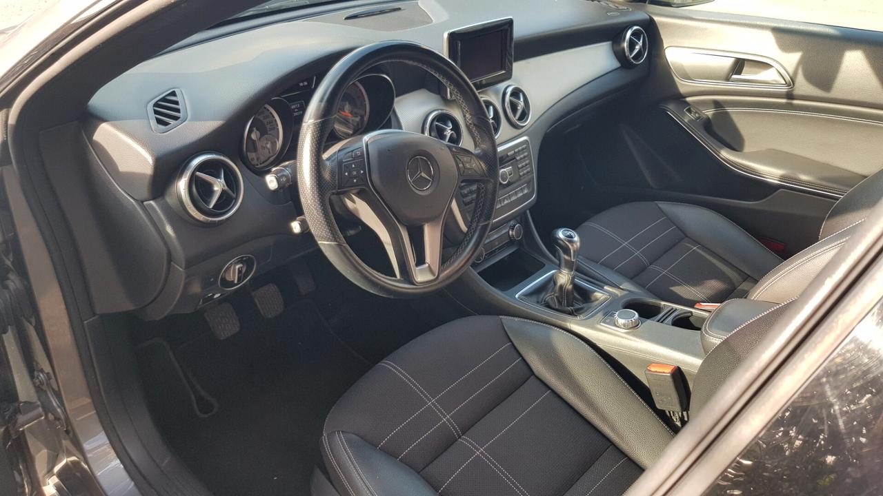 Mercedes-benz CLA 180 BLACK LINE UNI PRO!!!