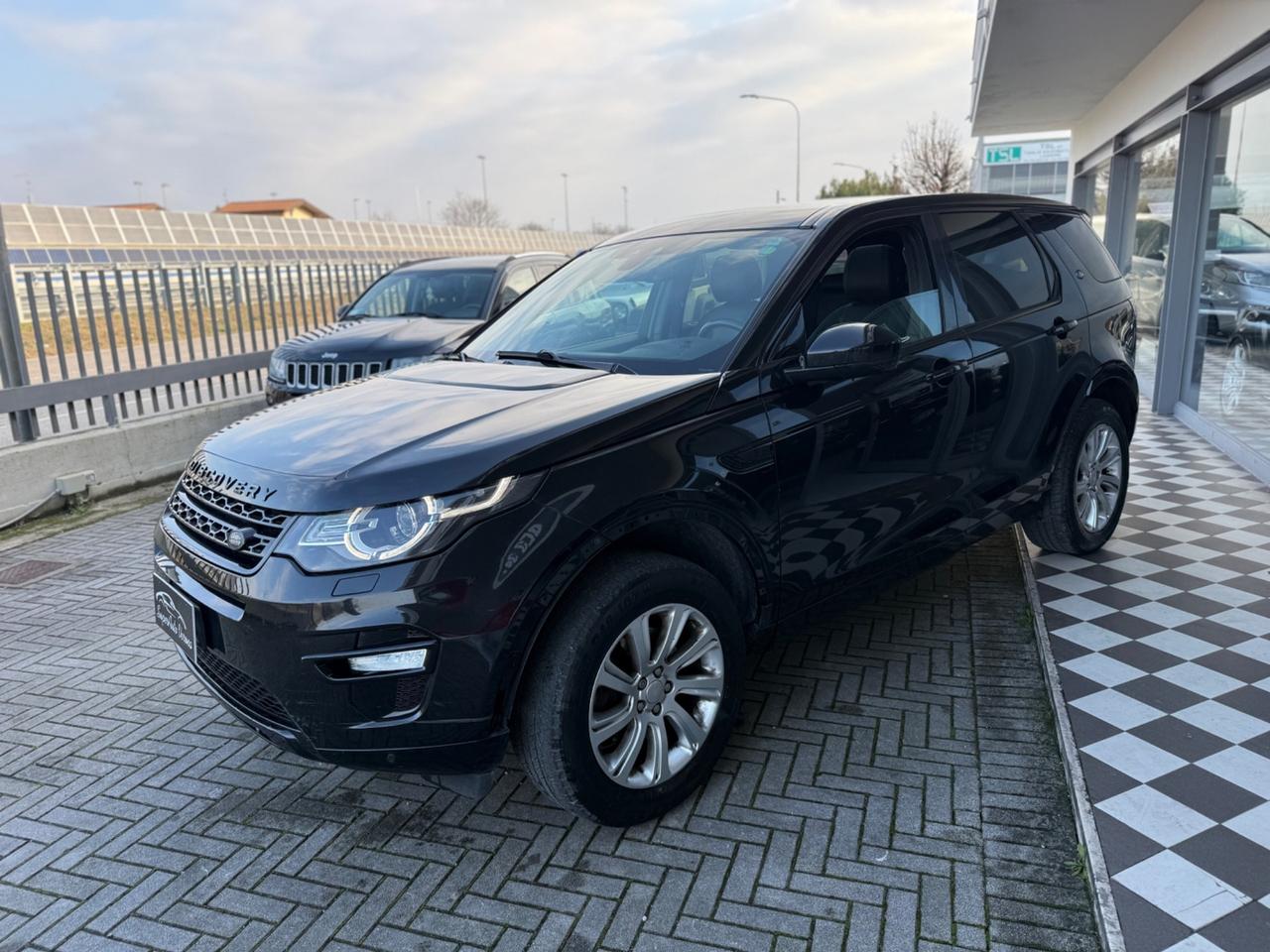 7 POSTI Land Rover Discovery Sport 2.2 TD4 HSE Luxury
